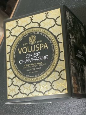 Voluspa Crisp Champagne classic candle 9.5oz VOLUSPA Champagne Candle